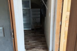 Terreno à venda Centro com 2m² - 1 dormitório -  vagas - R$ 160.000 - 11743110-img-20240225-111218.jpg