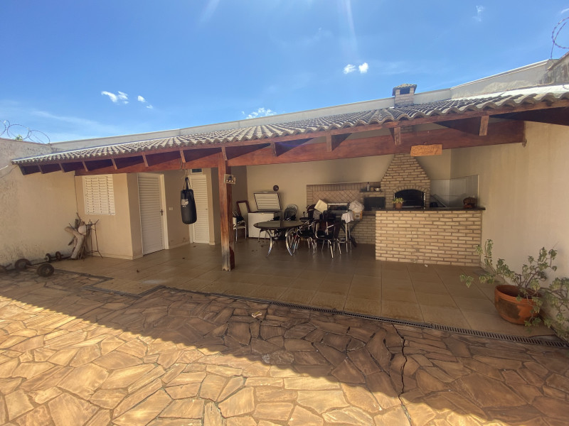 Casa à venda Tubalina com 162m² e 3 quartos por R$ 700.000 - 1424214242-8fdb63ec-864d-487e-9654-9665c6633ad2.jpeg