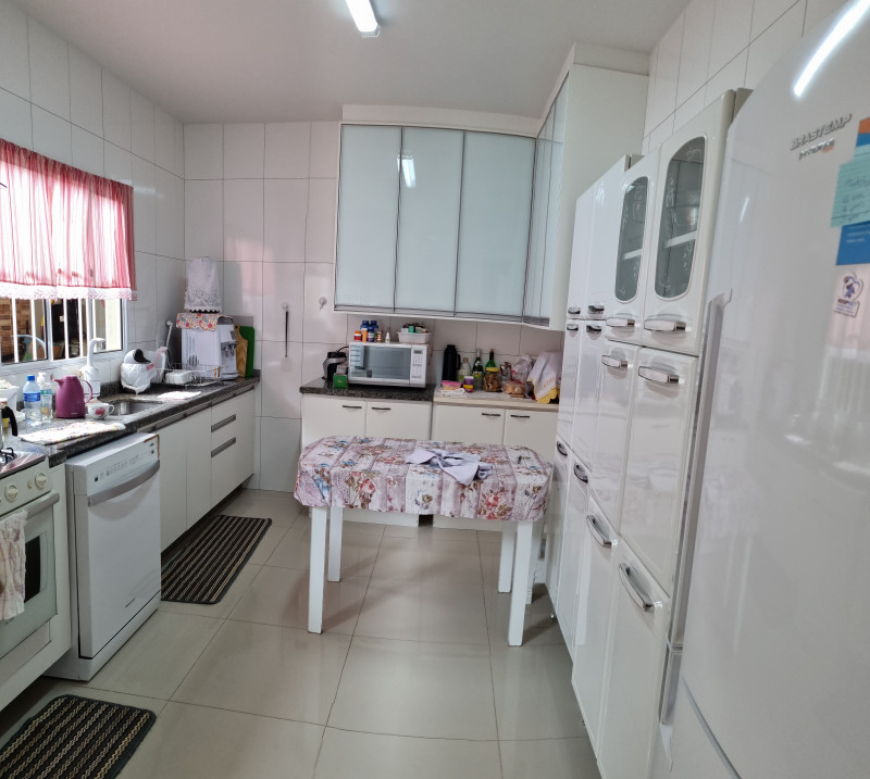 Casa à venda Jardim Planalto com 197m² e 4 quartos por R$ 660 - 139185419-1000040532.jpg