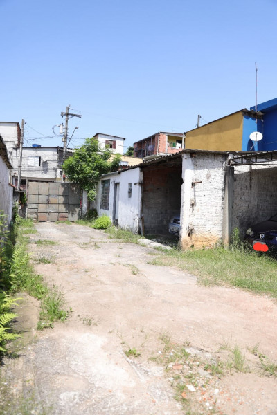 Terreno à venda Jardim Regis com 270m² e 1 quarto por R$ 350.000 - 137151341-img-20240227-wa0009.jpg