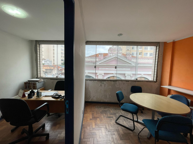 Comercial à venda Centro com 100m² e 1 quarto por R$ 185.000 - 948086574-whatsapp-image-2024-02-27-at-11.jpeg