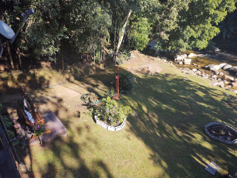 Sítio à venda Progresso com 5536m² e 2 quartos por R$ 800.000 - 895338614-quintal.jpg