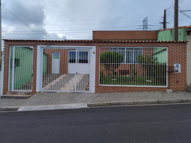Casa à venda Vila Lavinia com 250m² e 3 quartos por R$ 820.000 - img-20240225-150514797.jpg