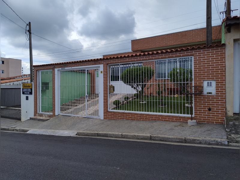 Casa à venda Vila Lavinia com 250m² e 3 quartos por R$ 820.000 - img-20240225-150528825.jpg
