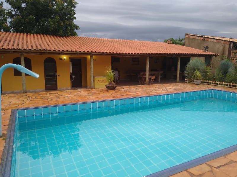 Sítio à venda Centro com 1000m² e 4 quartos por R$ 750.000 - 2069469213-piscina-1.jpg