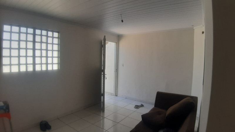 Casa à venda Centro com 125m² e 2 quartos por R$ 160.000 - 2033018229-whatsapp-image-2024-03-02-at-10.jpeg