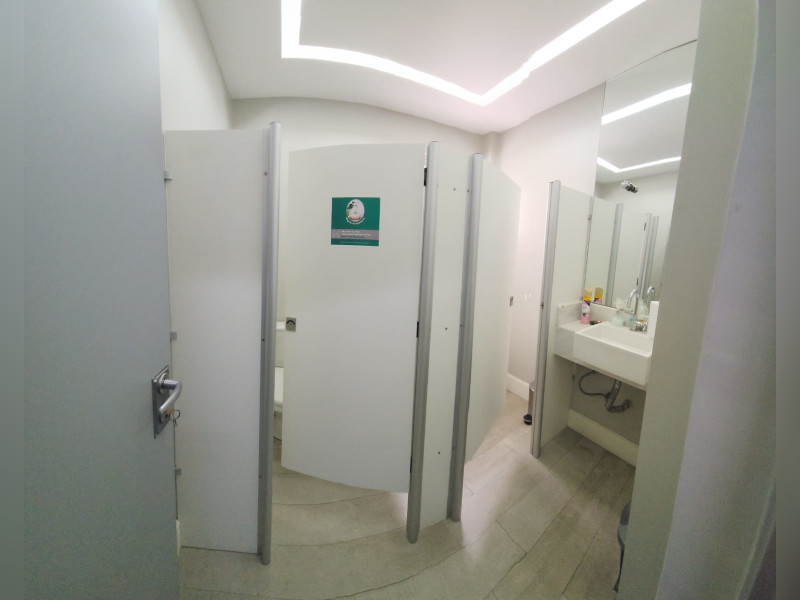 Comercial à venda República com 161m² e 1 quarto por R$ 580.000 - foto-13-2-banheiros-externos.jpg