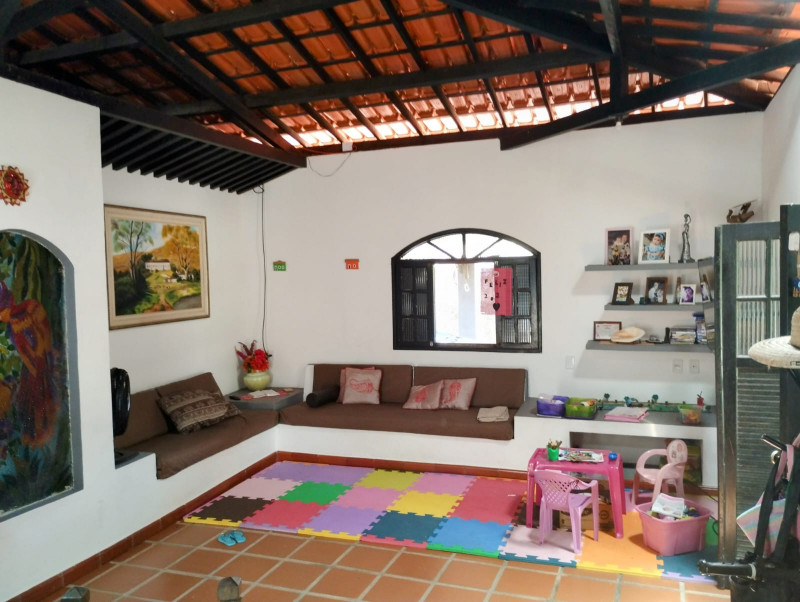 Casa de condomínio à venda Centro com 1200m² e 6 quartos por R$ 690.000 - 1739060092-sala-casa-principal.jpeg