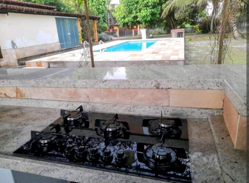 Casa de condomínio à venda Centro com 1200m² e 6 quartos por R$ 690.000 - 226294168-fogao-area-externa.jpeg