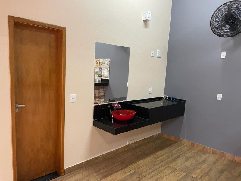 Casa à venda Alto Umuarama com 260m² e 3 quartos por R$ 650.000 - 884666183-1000004254.jpg