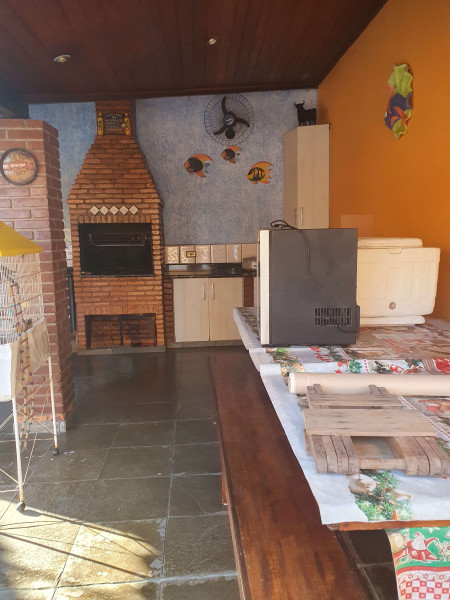 Casa à venda Canto do Forte com 340m² e 4 quartos por R$ 1.900.000 - 382339053-6-churrasqueira-cozinha.jpg
