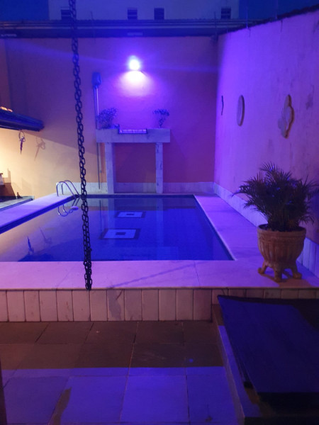 Casa à venda Canto do Forte com 340m² e 4 quartos por R$ 1.900.000 - 744902684-1-1-imagem-noturna-piscina.jpeg