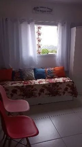 Kitnet para alugar Centro com 28m² e 1 quarto por R$ 85.000 - 1418656671-bicama-cadeiras.jpg