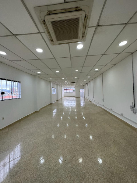 Comercial para alugar Centro com 200m² e 0 quartos por R$ 12.000 - 578468167-whatsapp-image-2024-03-09-at-22.jpeg