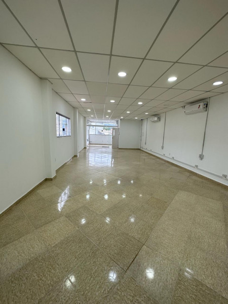 Comercial para alugar Centro com 200m² e 0 quartos por R$ 12.000 - 703739850-whatsapp-image-2024-03-09-at-22.jpeg