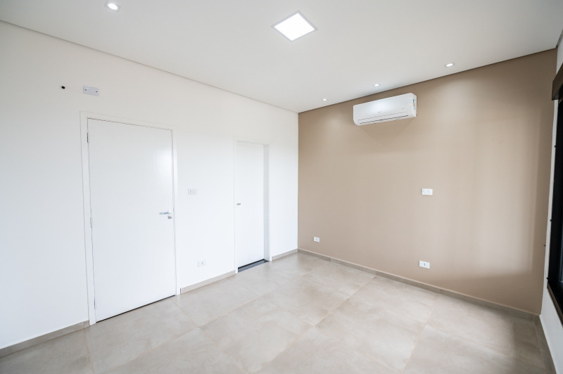 Casa de condomínio à venda RIVIERA DE SANTA CRISTINA III com 190m² e 3 quartos por R$ 800.000 - 1729493680-whatsapp-image-2024-03-10-at-19.jpeg