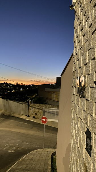 Casa à venda Quintas das Avenidas com 350m² e 5 quartos por R$ 1.400.000 - 1090180052-0f46b4ea-d06e-45e2-b9bd-dc77fa029cae.jpeg