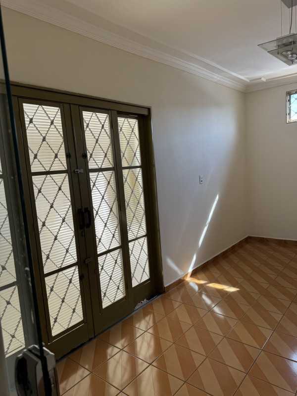 Casa à venda Conjunto Habitacional Jardim das Palmeiras com 162m² e 3 quartos por R$ 215 - 1192361642-img-7175.jpeg