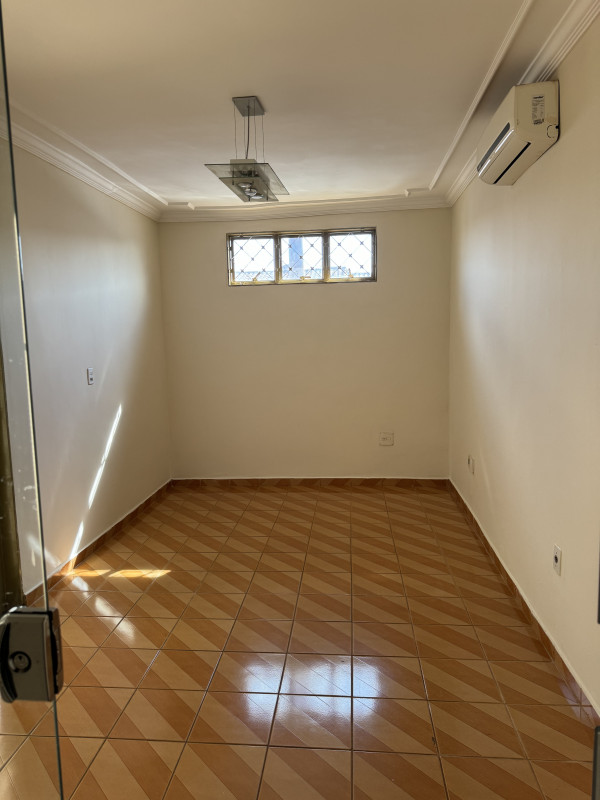 Casa à venda Conjunto Habitacional Jardim das Palmeiras com 162m² e 3 quartos por R$ 215 - 18823808-img-7174.jpeg