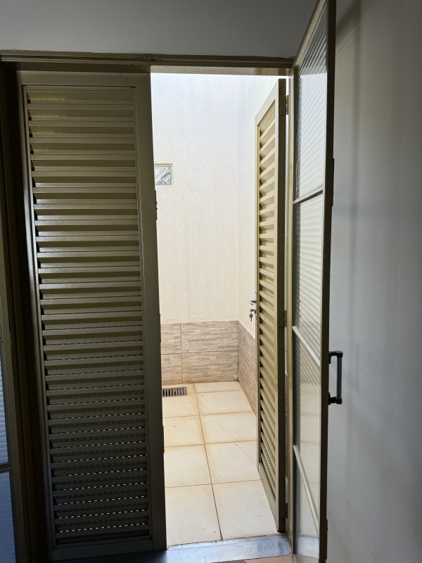 Casa à venda Conjunto Habitacional Jardim das Palmeiras com 162m² e 3 quartos por R$ 215 - 258685439-img-7181.jpeg