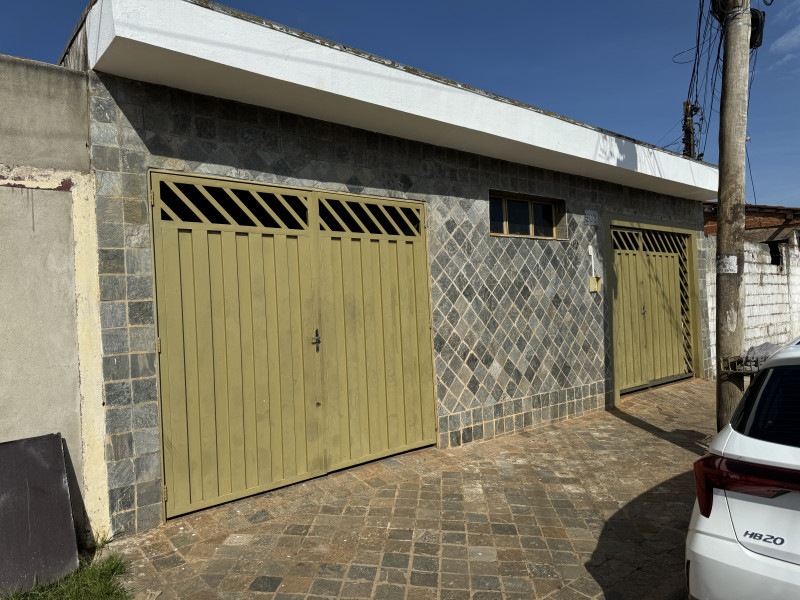 Casa à venda Conjunto Habitacional Jardim das Palmeiras com 162m² e 3 quartos por R$ 215 - 34626431-img-7166.jpeg