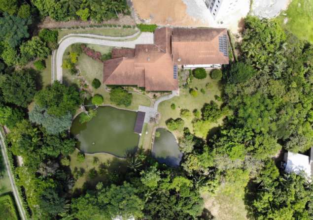 imóvel com 725m²