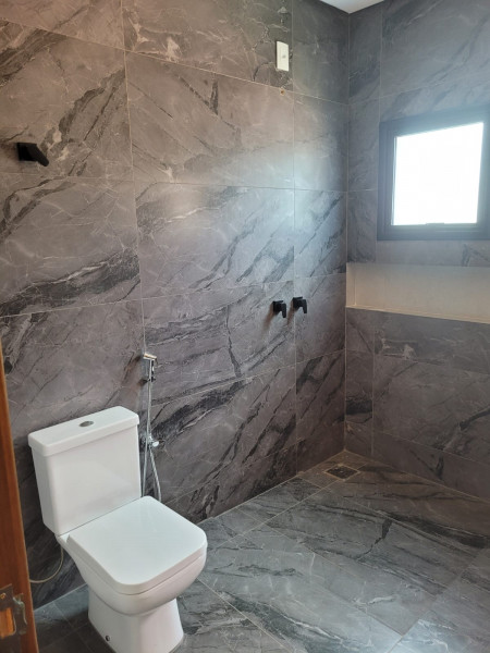 Casa de condomínio à venda Jardins Bolonha com 214m² e 4 quartos por R$ 1.500.000 - 1013808796-17fa00e4-f48d-47fc-b8d1-42b20bddd3f0.jpg