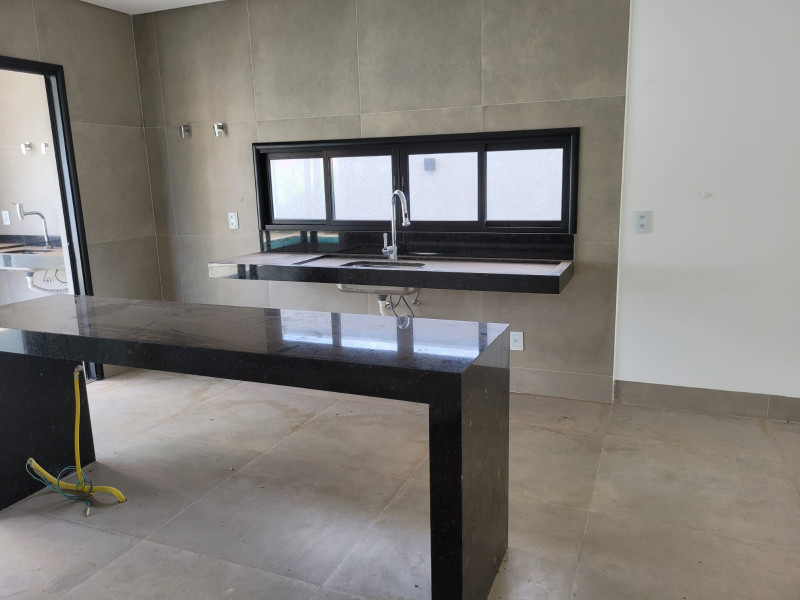 Casa de condomínio à venda Jardins Bolonha com 214m² e 4 quartos por R$ 1.500.000 - 1673345250-c4777d0e-48a3-46b0-817d-d8524188bf19.jpg