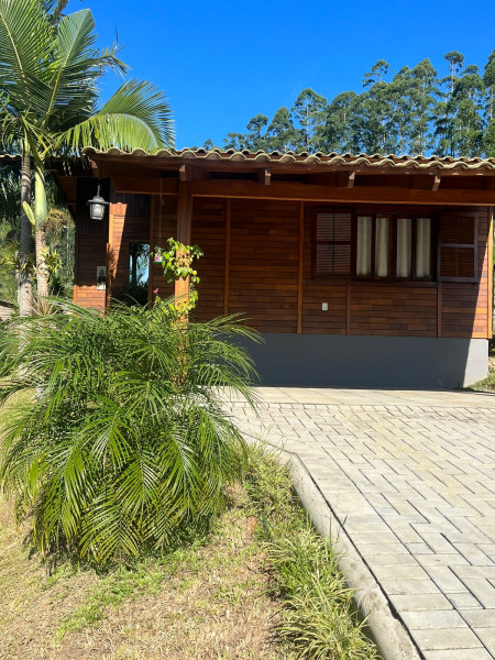 Casa à venda Rio do Meio com 68m² e 3 quartos por R$ 680.000 - 2050555545-26476985-cc3e-4dfd-a76e-fb83374c3206.jpeg