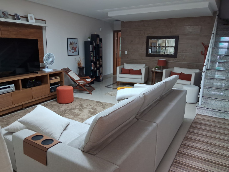 Casa à venda Parque São Domingos com 195m² e 4 quartos por R$ 1.150.000 - 1921069220-20240222-173207.jpg