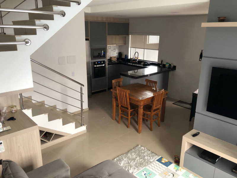 Casa à venda Jardim Iririú com 79m² e 2 quartos por R$ 530.000 - 2117109429-whatsapp-image-2024-03-16-at-23.jpeg