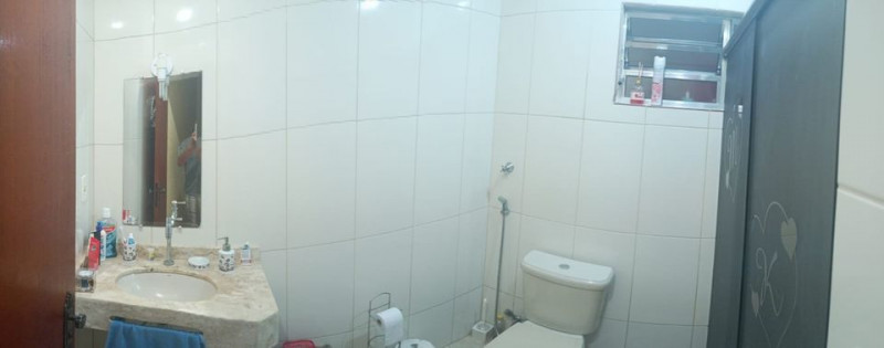 Casa à venda Jardim Brígida com 161m² e 3 quartos por R$ 430.000 - 68681245-13-banheiro-foto-panoramica.jpg