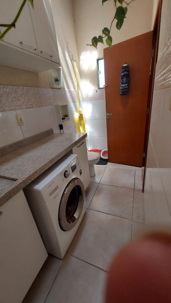 Apartamento à venda Utinga com 170m² e 3 quartos por R$ 595.900 - 857262840-lavanderia-e-banheiro-andar-2-4.jpg