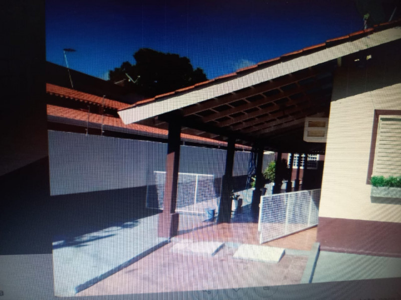 Casa à venda Centro-Sul com 482m² e 4 quartos por R$ 400.000 - 1451765849-9244a5de-a64b-4f4a-899a-e82a408f112d.jpg