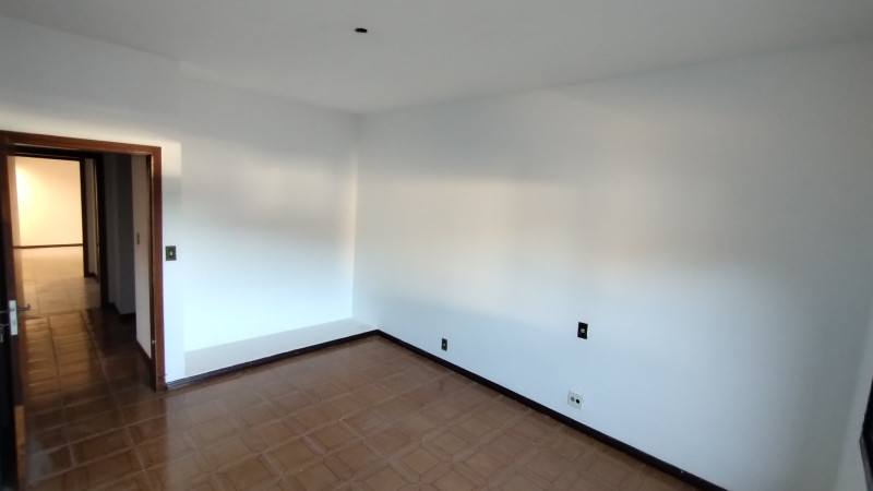 Casa à venda Jardim das Paineiras com 369m² e 3 quartos por R$ 390.000 - 311961738-img-20230513-160755563.jpg
