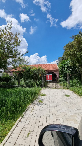 Casa à venda Cajuru com 200m² e 3 quartos por R$ 580 - 428576282-c5c601a1-34e5-481e-94a1-621c53113af4-foto-mercurio-frente-rua.jpg