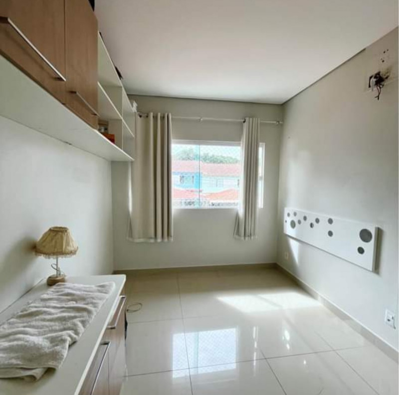 Casa de condomínio à venda São Francisco com 140m² e 3 quartos por R$ 700.000 - 1081337886-1000225895.jpg