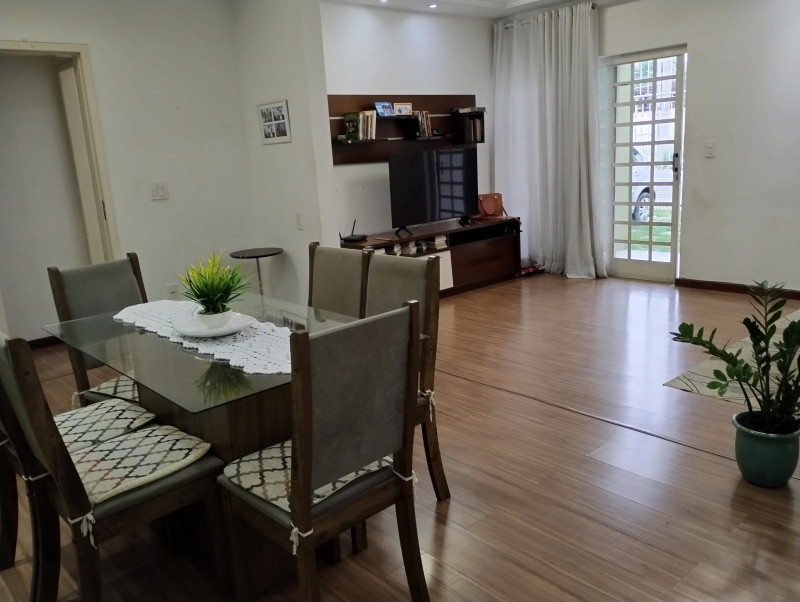 Casa à venda Alto dos Passos com 157m² e 3 quartos por R$ 780.000 - 1643050575-1000008214.jpg