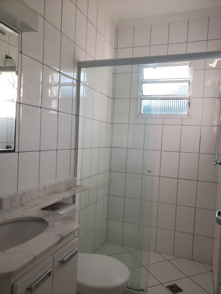 Casa de condomínio à venda Jardim Shangai com 176m² e 3 quartos por R$ 740.000 - 1715472451-banheiro.jpeg