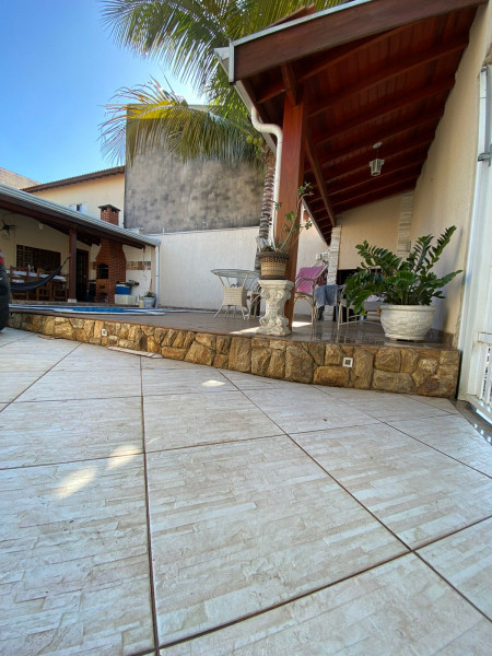 Casa à venda Jardim Terras de Santo Antonio com 250m² e 3 quartos por R$ 490.000 - 536889917-4cdc2a75-08f1-4fa6-9478-9e7177cfdd6a.jpeg