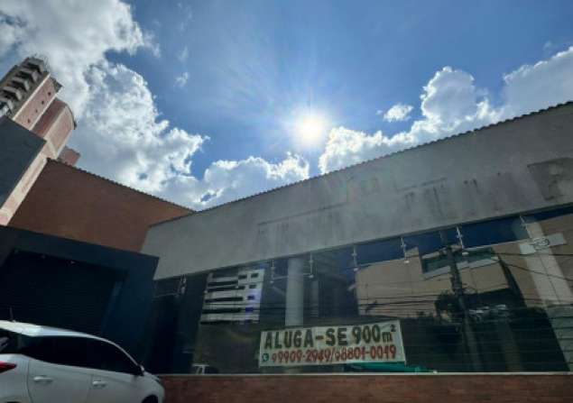 imóvel com 900m²