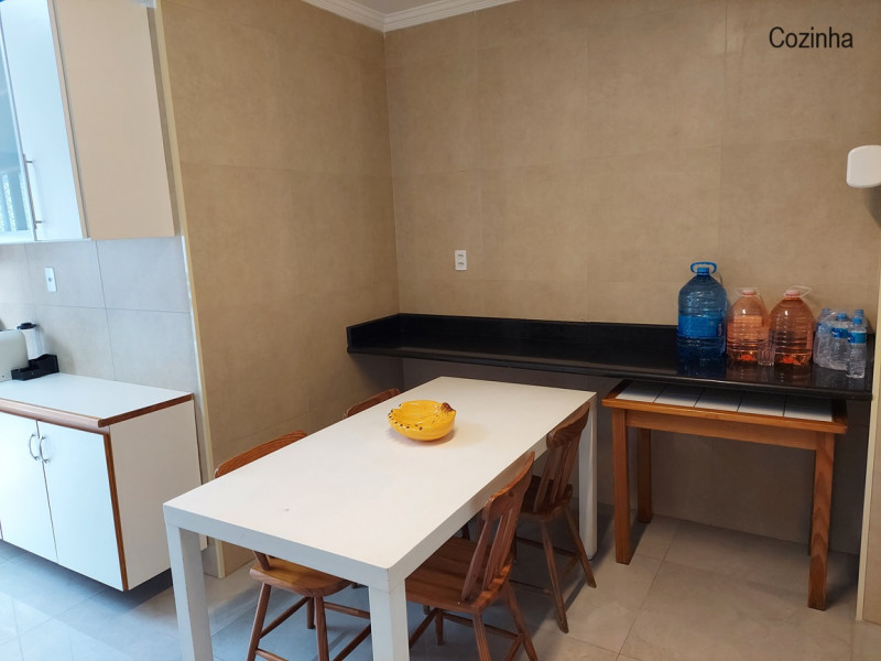 Apartamento à venda Vila Tupi com 194m² e 3 quartos por R$ 950.000 - 1911998338-20-cozinha.jpg