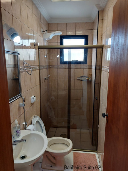 Apartamento à venda Vila Tupi com 194m² e 3 quartos por R$ 950.000 - 546992177-10-banhosuite02.jpg