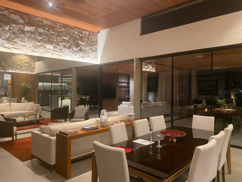 Casa à venda Centro com 400m² e 4 quartos por R$ 3.680.000 - 874837898-a4511302-7ba7-4037-906a-211fe2415e97.jpg