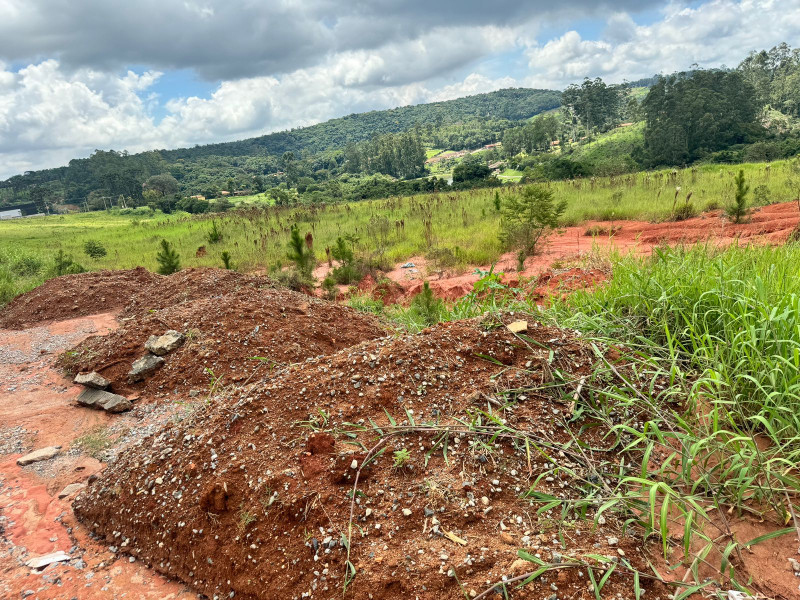 Terreno à venda Centro com 64013m² e 1 quarto por R$ 11.800.000 - 869877774-terreno-s.jpg