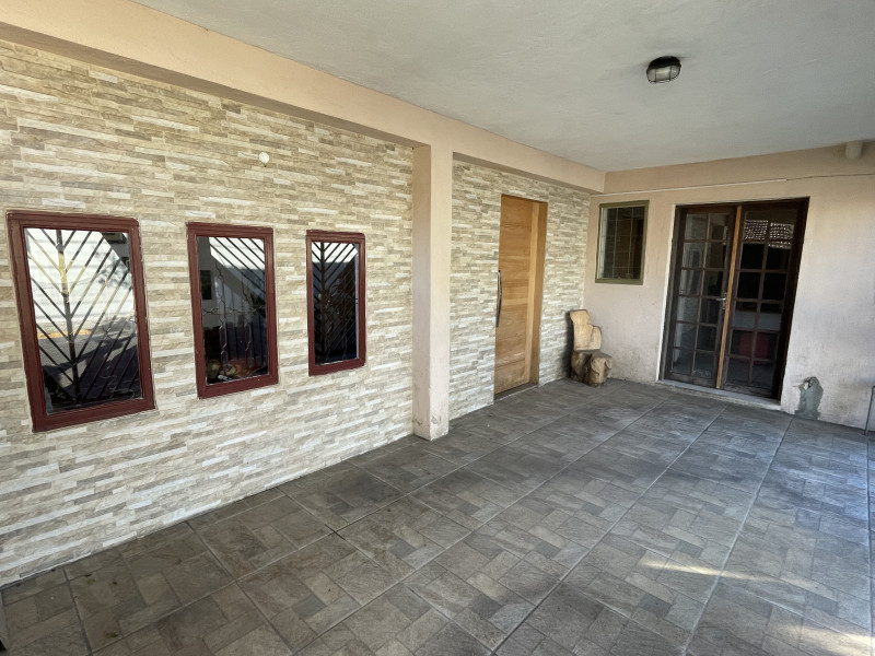 Casa à venda Bela Vista com 280m² e 5 quartos por R$ 980.000 - 1028297212-garagem.jpg