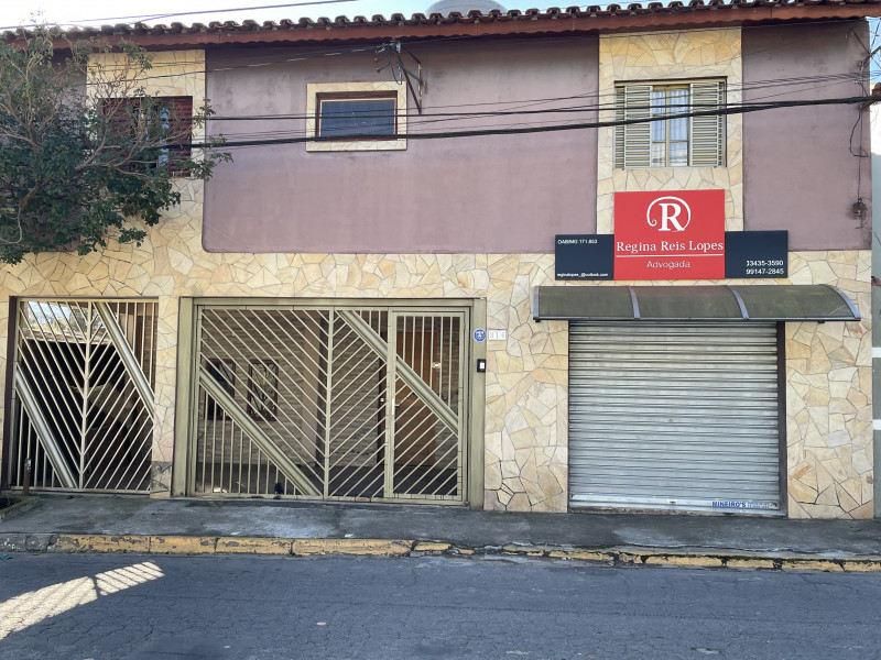 Casa à venda Bela Vista com 280m² e 5 quartos por R$ 980.000 - 230859873-frente-da-casa.jpg