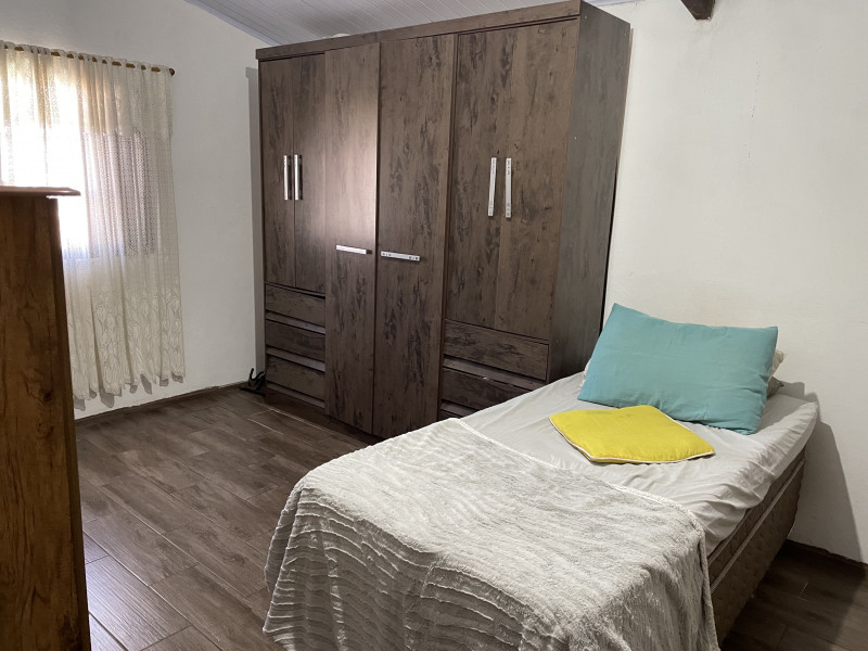 Casa à venda Bela Vista com 280m² e 5 quartos por R$ 980.000 - 251893226-quarto-do-meio-em-cima.jpg
