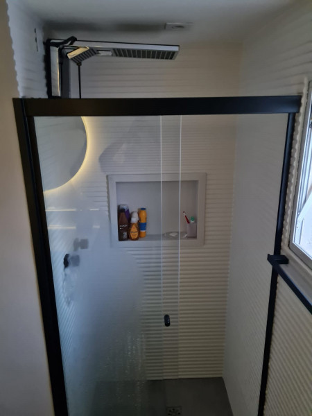 Apartamento à venda Vila Olímpia com 62m² e 2 quartos por R$ 975.000 - 1072321429-banheirobox.jpeg