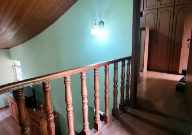 imóvel com 296m²